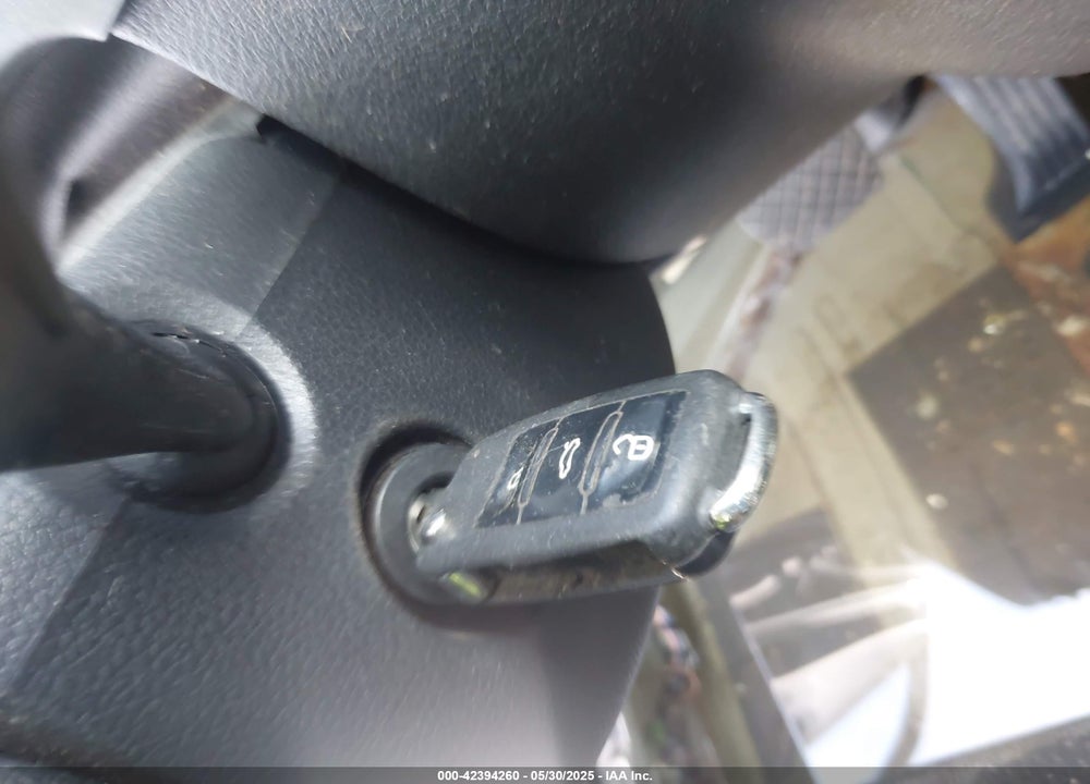 2010 VOLKSWAGEN TIGUAN VIN: WVGBV7AX5AW526908