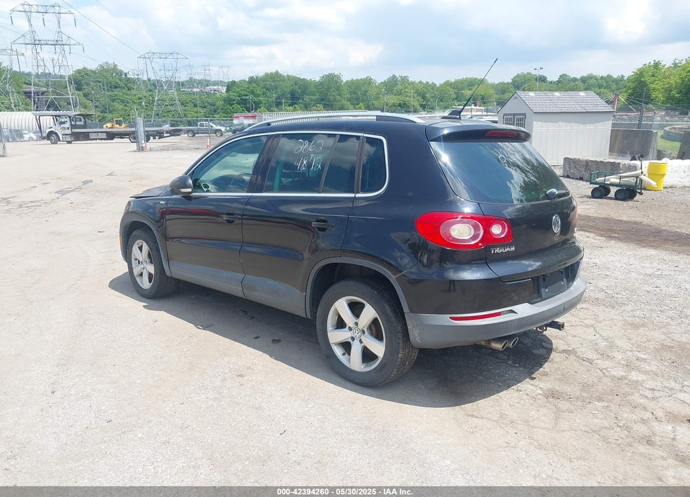 2010 VOLKSWAGEN TIGUAN VIN: WVGBV7AX5AW526908