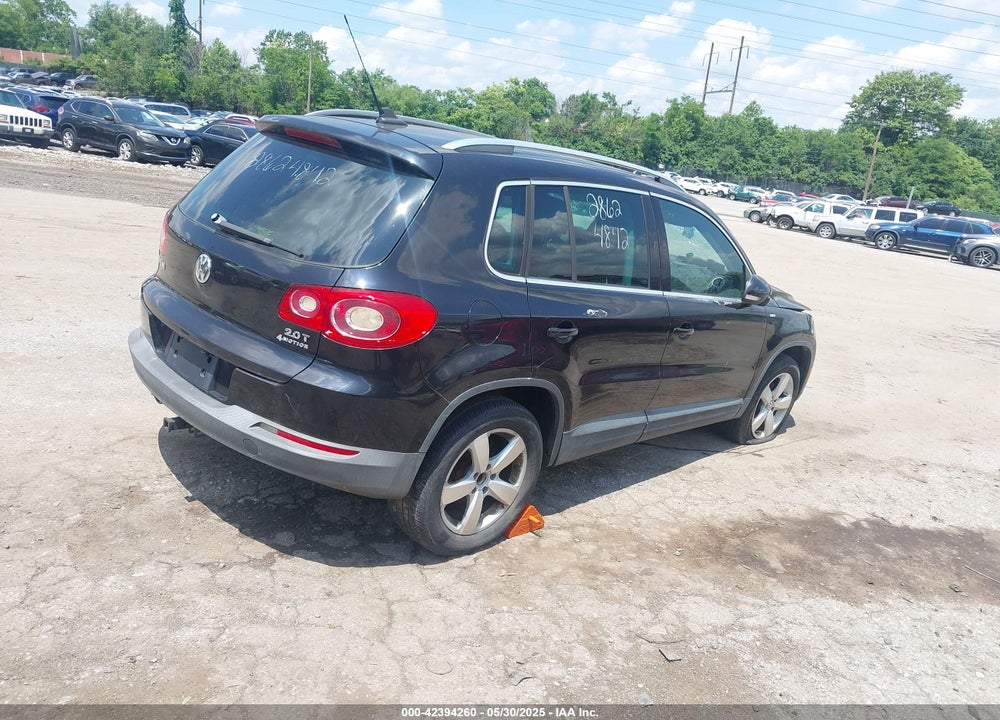 2010 VOLKSWAGEN TIGUAN VIN: WVGBV7AX5AW526908