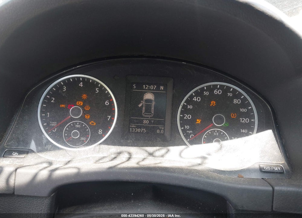2010 VOLKSWAGEN TIGUAN VIN: WVGBV7AX5AW526908