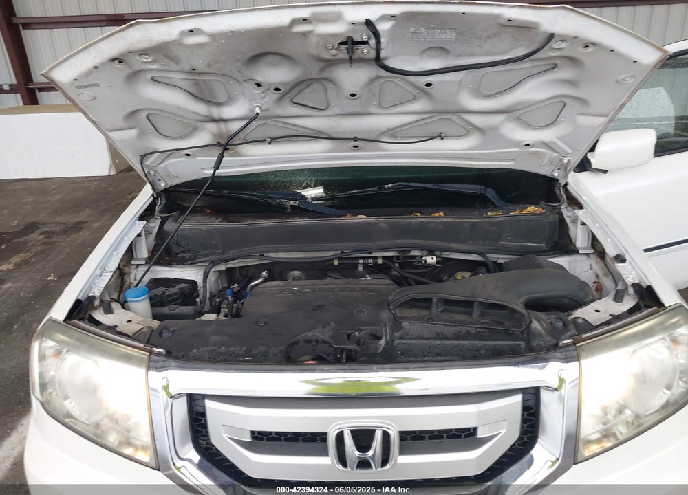 2011 HONDA PILOT TOURING VIN: 5FNYF4H99BB035894