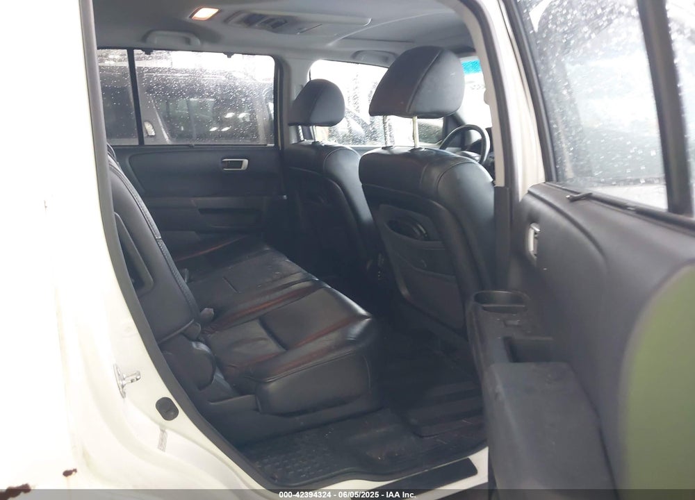 2011 HONDA PILOT TOURING VIN: 5FNYF4H99BB035894