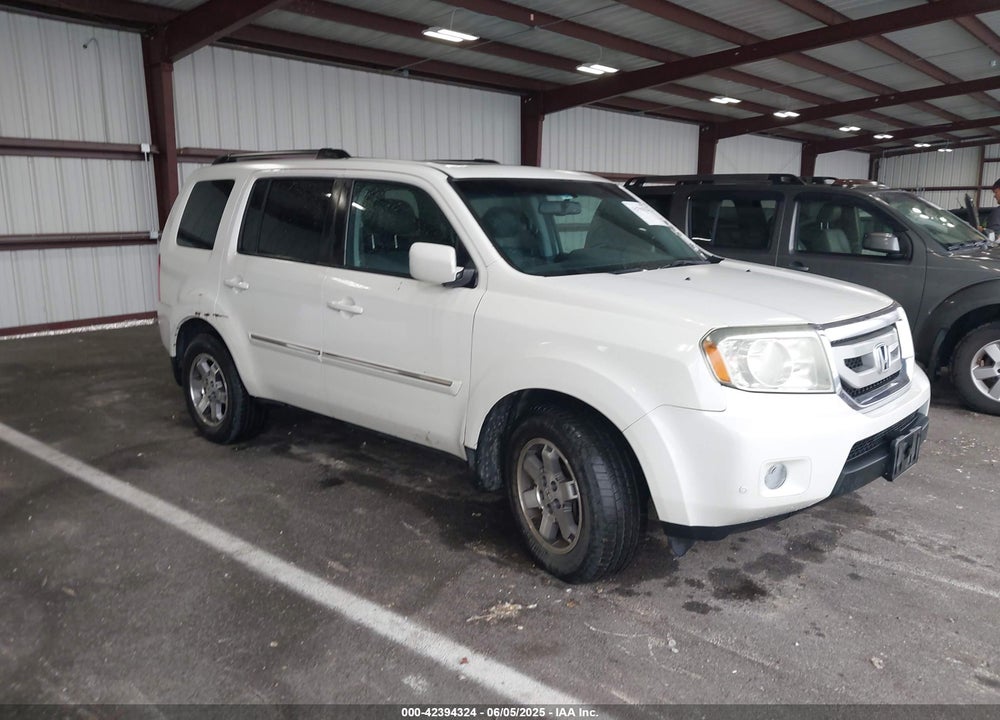 2011 HONDA PILOT TOURING VIN: 5FNYF4H99BB035894