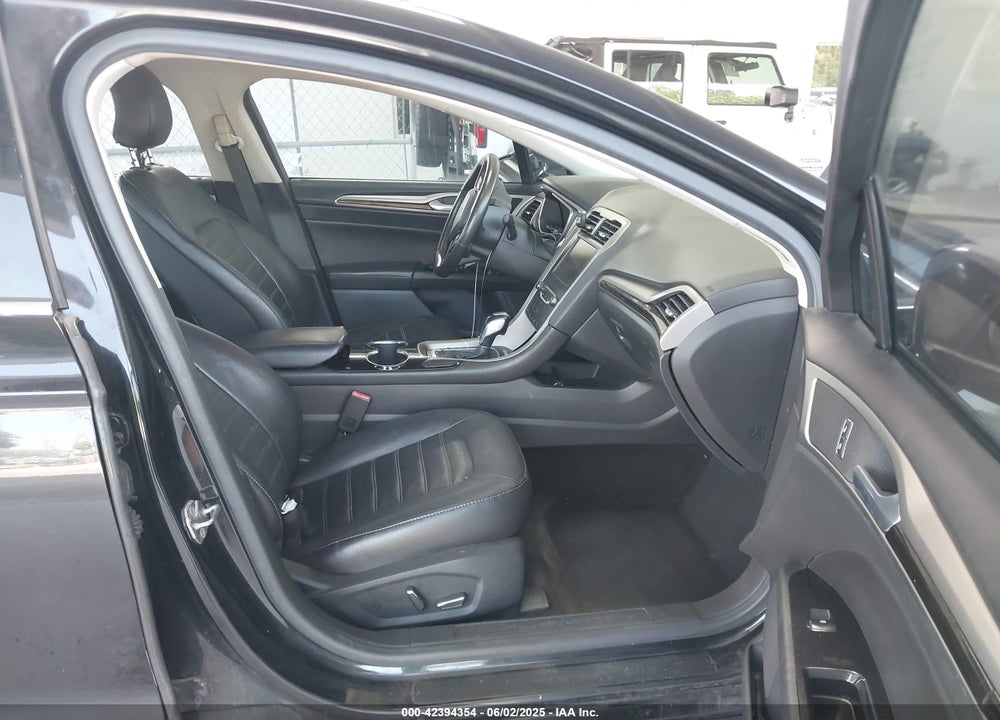 2015 FORD FUSION SE VIN: 3FA6P0H98FR203645