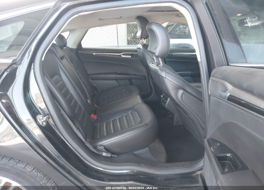 2015 FORD FUSION SE VIN: 3FA6P0H98FR203645