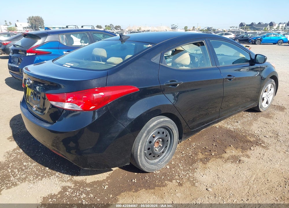 2013 HYUNDAI ELANTRA VIN: KMHDH4AEXDU933572