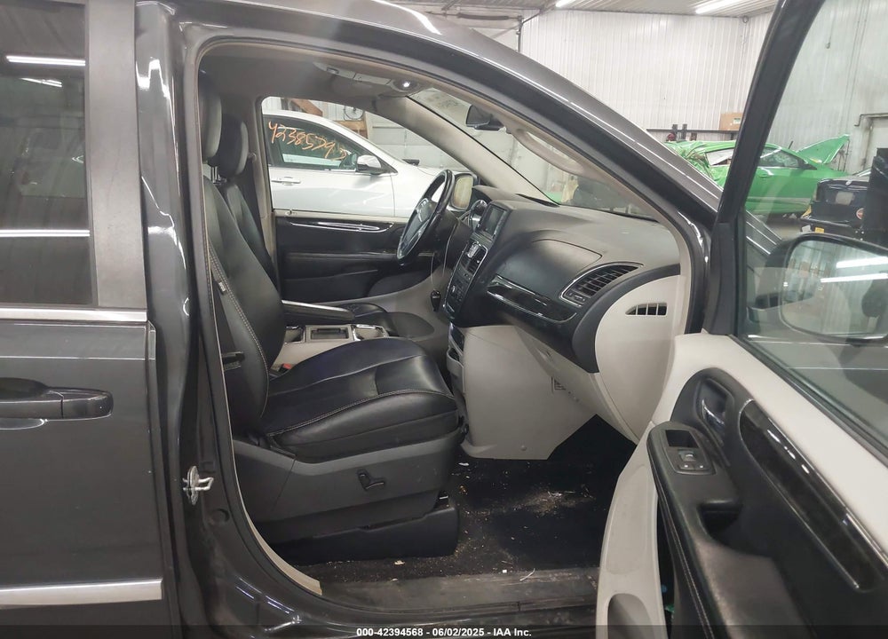 2011 CHRYSLER TOWN & COUNTRY TOURING-L VIN: 2A4RR8DG9BR799394