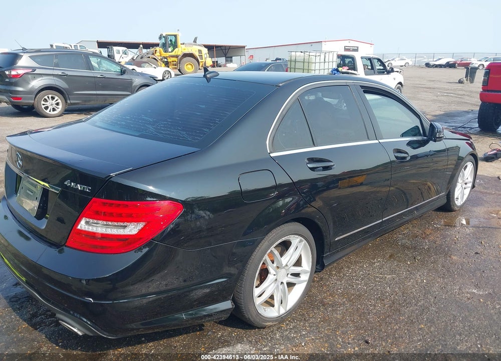 2012 MERCEDES-BENZ C 300 LUXURY 4MATIC/SPORT 4MATIC VIN: WDDGF8BB6CR207945