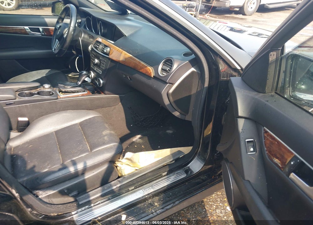 2012 MERCEDES-BENZ C 300 LUXURY 4MATIC/SPORT 4MATIC VIN: WDDGF8BB6CR207945