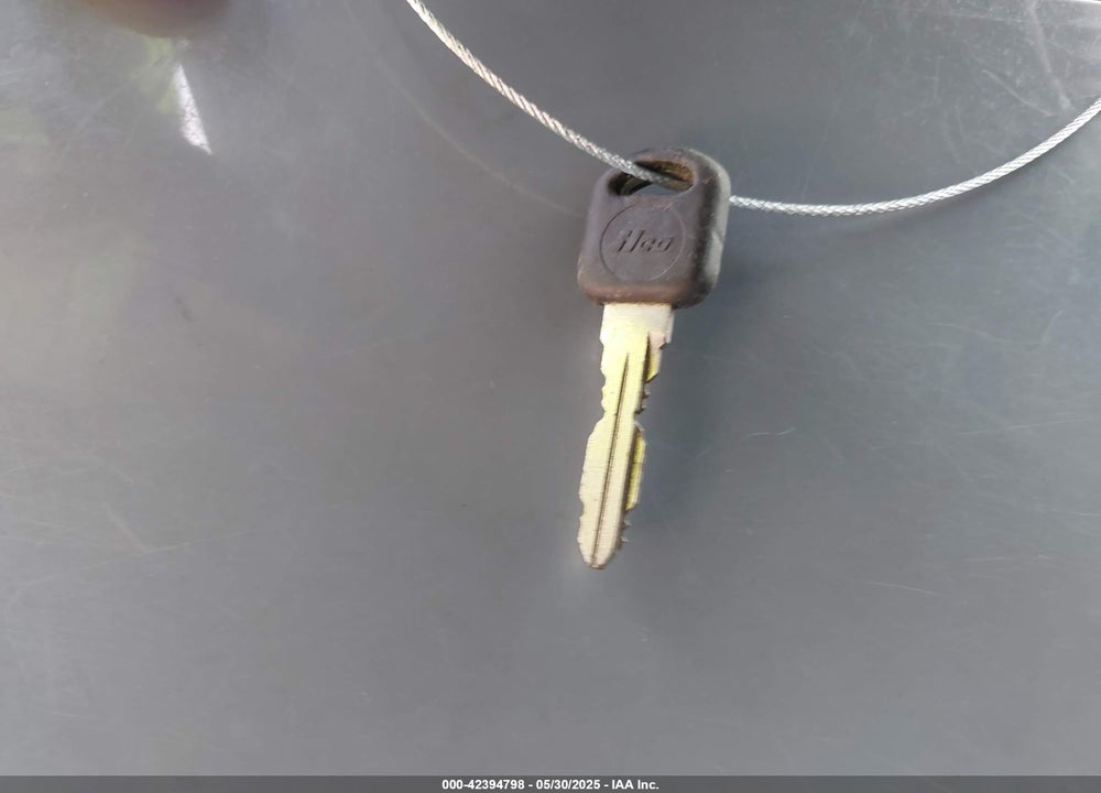 2000 CADILLAC DEVILLE DTS VIN: 1G6KF5493YU264303