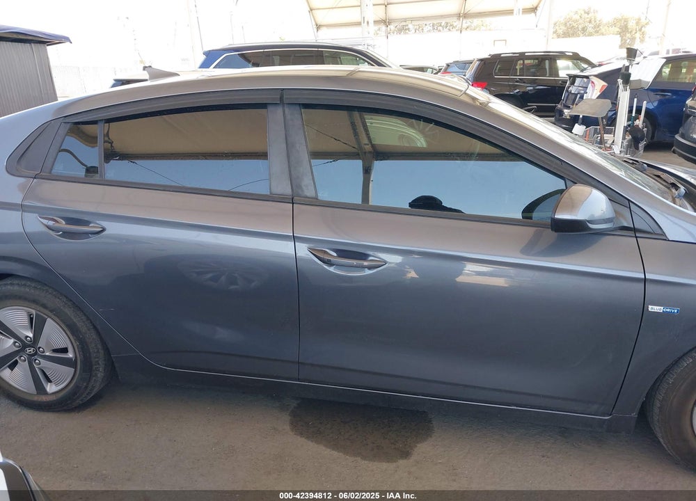 2019 HYUNDAI IONIQ HYBRID VIN: KMHC65LC0KU136702
