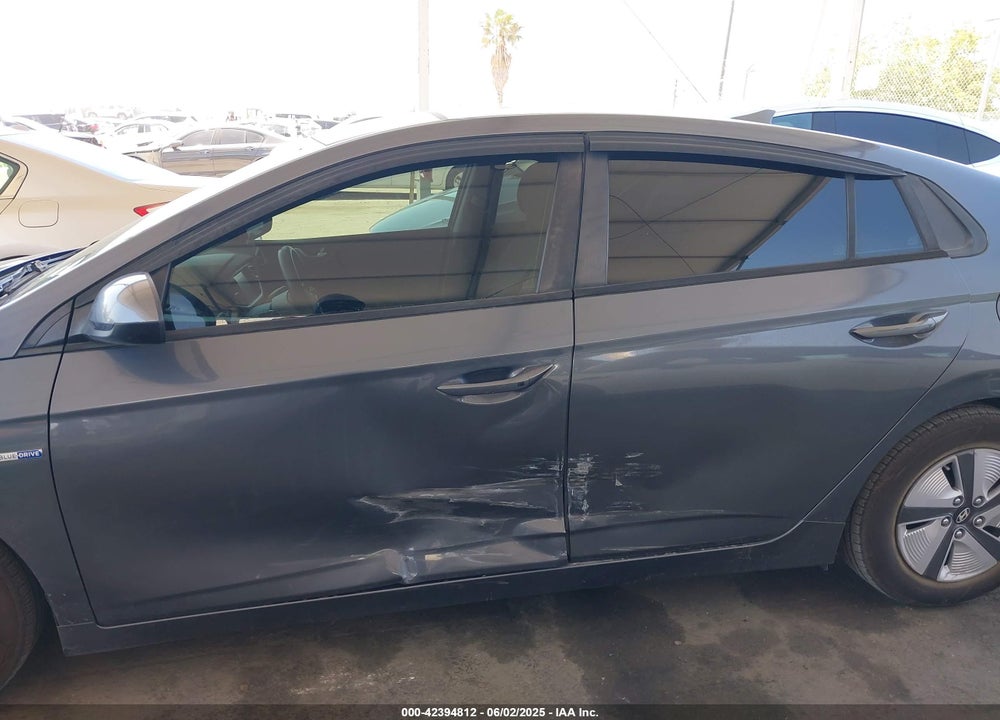 2019 HYUNDAI IONIQ HYBRID VIN: KMHC65LC0KU136702