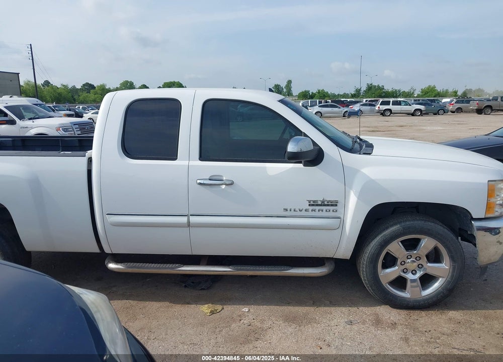 2011 CHEVROLET SILVERADO 1500 LT VIN: 1GCRCSE06BZ192977