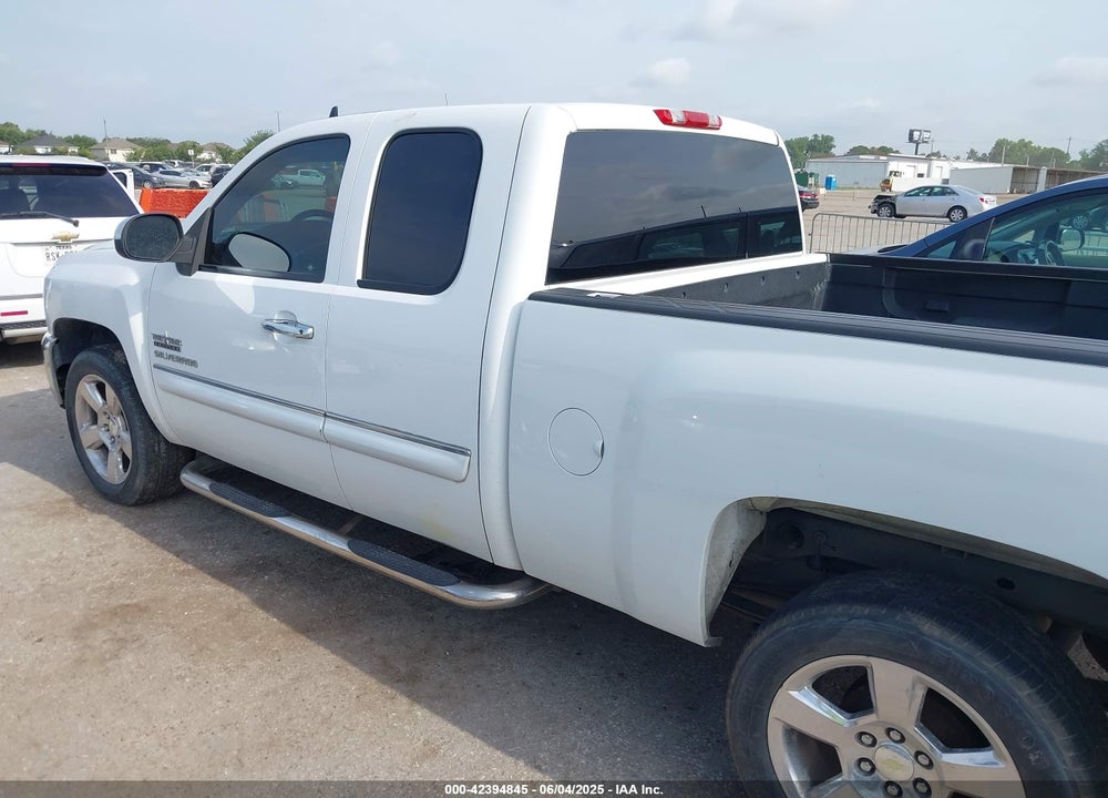 2011 CHEVROLET SILVERADO 1500 LT VIN: 1GCRCSE06BZ192977