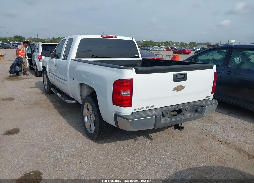 2011 CHEVROLET SILVERADO 1500 LT VIN: 1GCRCSE06BZ192977