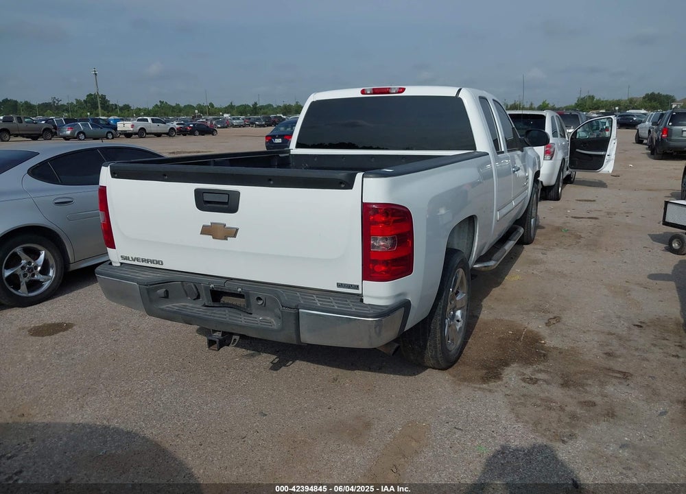 2011 CHEVROLET SILVERADO 1500 LT VIN: 1GCRCSE06BZ192977