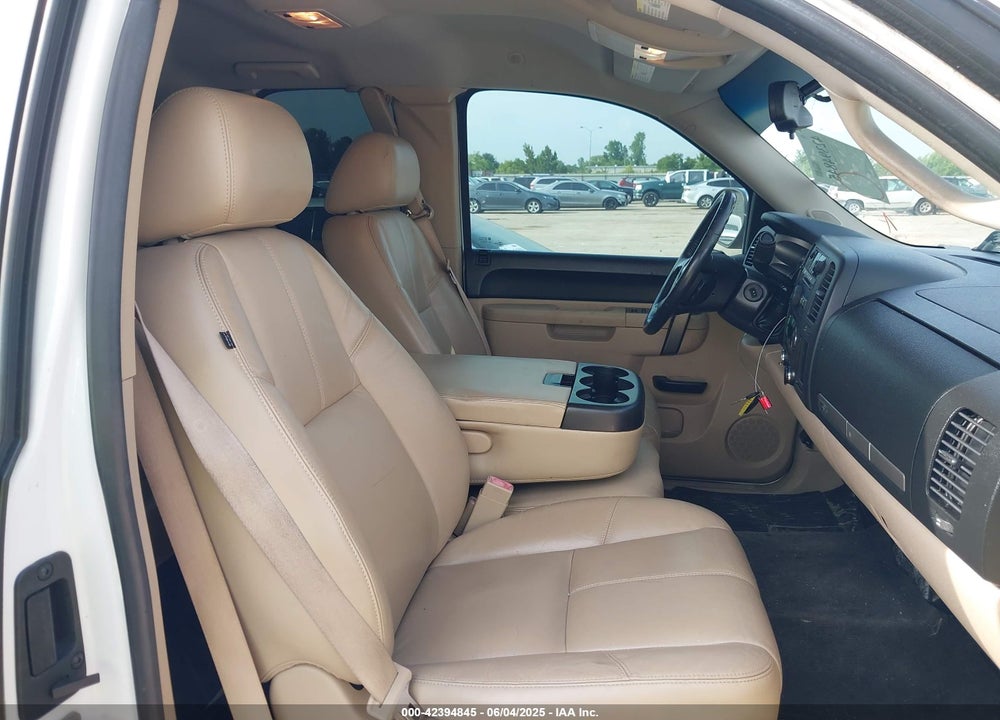 2011 CHEVROLET SILVERADO 1500 LT VIN: 1GCRCSE06BZ192977