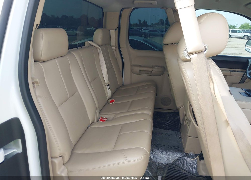 2011 CHEVROLET SILVERADO 1500 LT VIN: 1GCRCSE06BZ192977