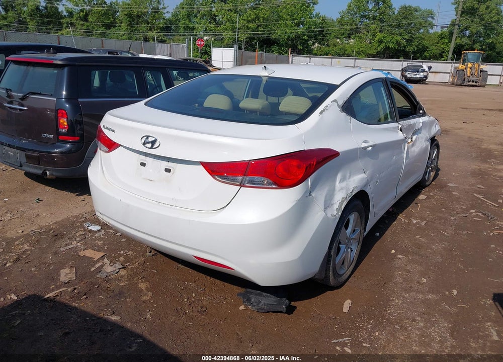 2013 HYUNDAI ELANTRA GLS VIN: 5NPDH4AE6DH377775