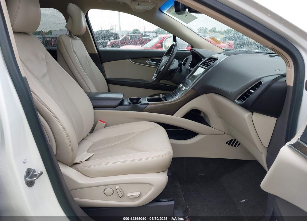 2016 LINCOLN MKX VIN: 2LMTJ8LPXGBL88400