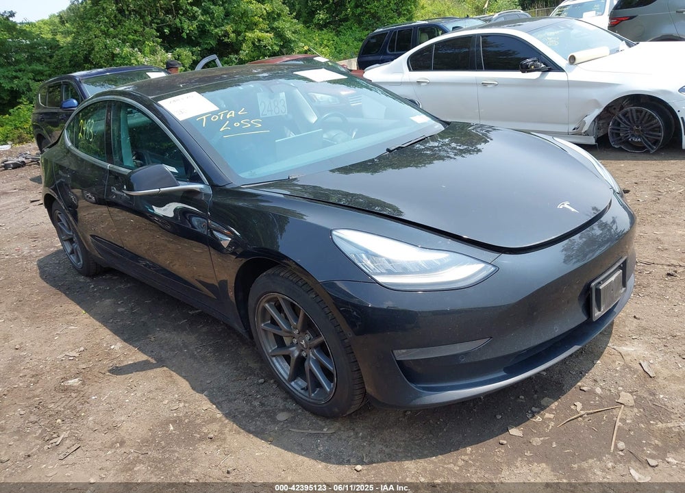 2018 TESLA MODEL 3 LONG RANGE/MID RANGE VIN: 5YJ3E1EA2JF021098