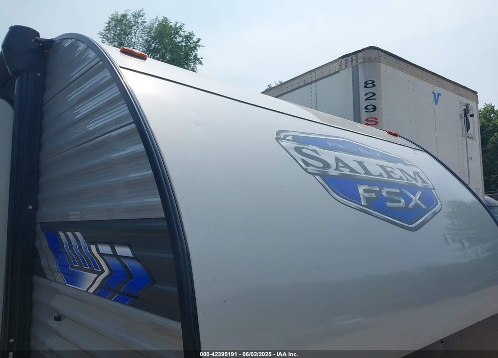 2023 FOREST RIVER TRAVEL TRAILER VIN: 5ZT2SMGC5PN801884