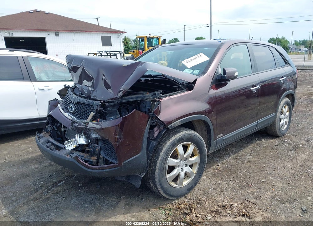 2011 KIA SORENTO VIN: 5XYKTCA18BG120327