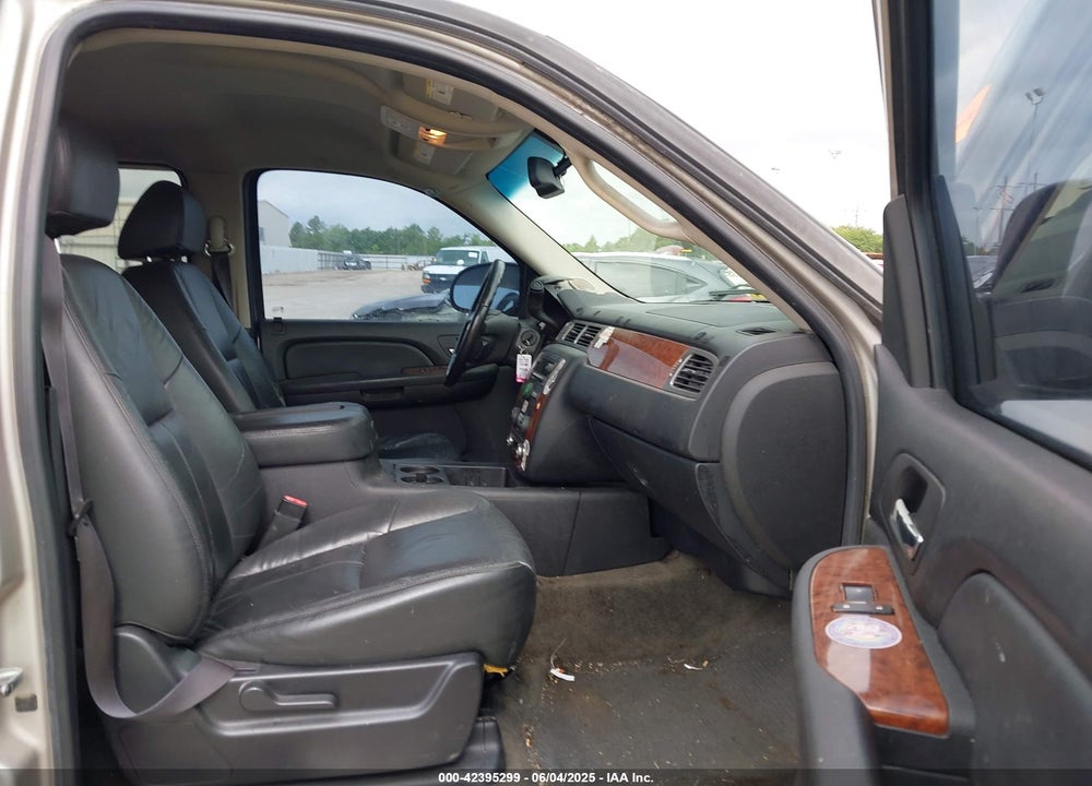 2007 CHEVROLET TAHOE LT VIN: 1GNFK13067R121571