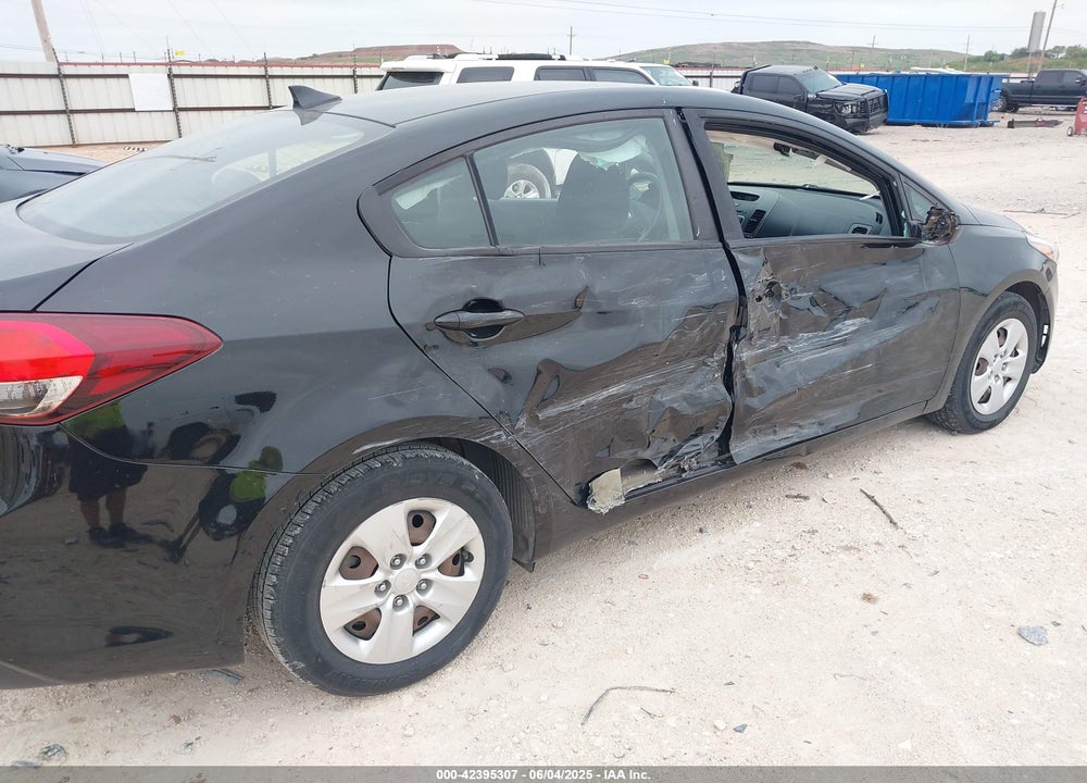 2017 KIA FORTE LX VIN: 3KPFL4A74HE099414