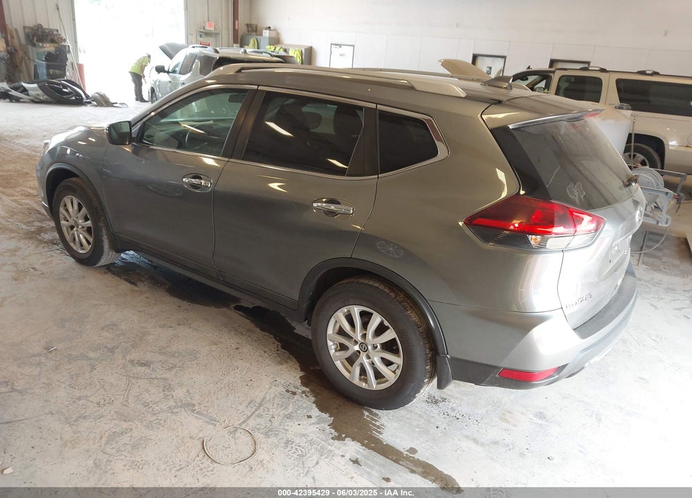 2018 NISSAN ROGUE VIN: 5N1AT2MV0JC702568