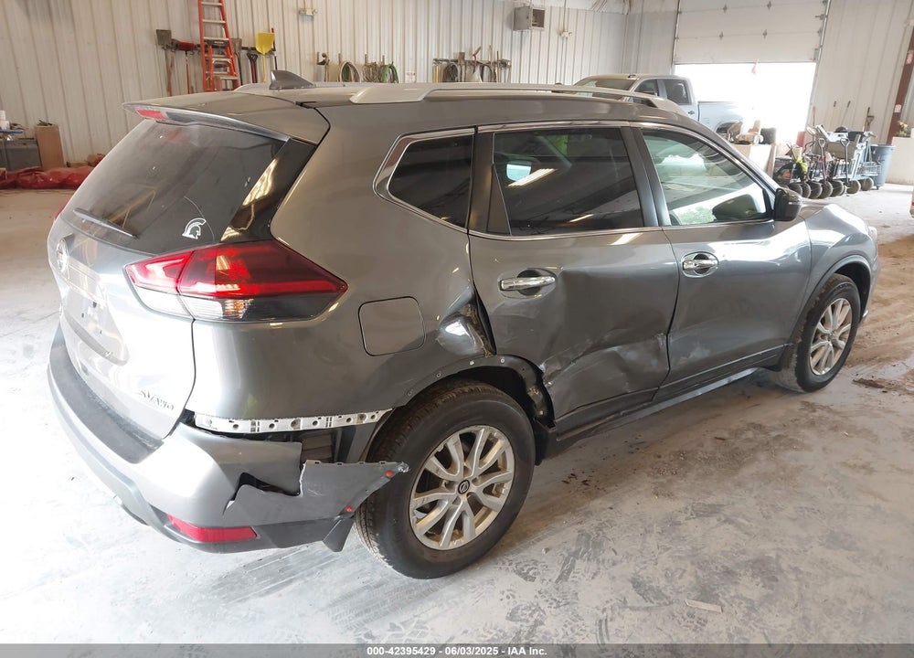 2018 NISSAN ROGUE VIN: 5N1AT2MV0JC702568