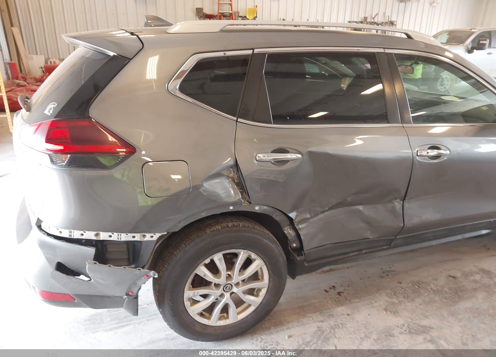2018 NISSAN ROGUE VIN: 5N1AT2MV0JC702568