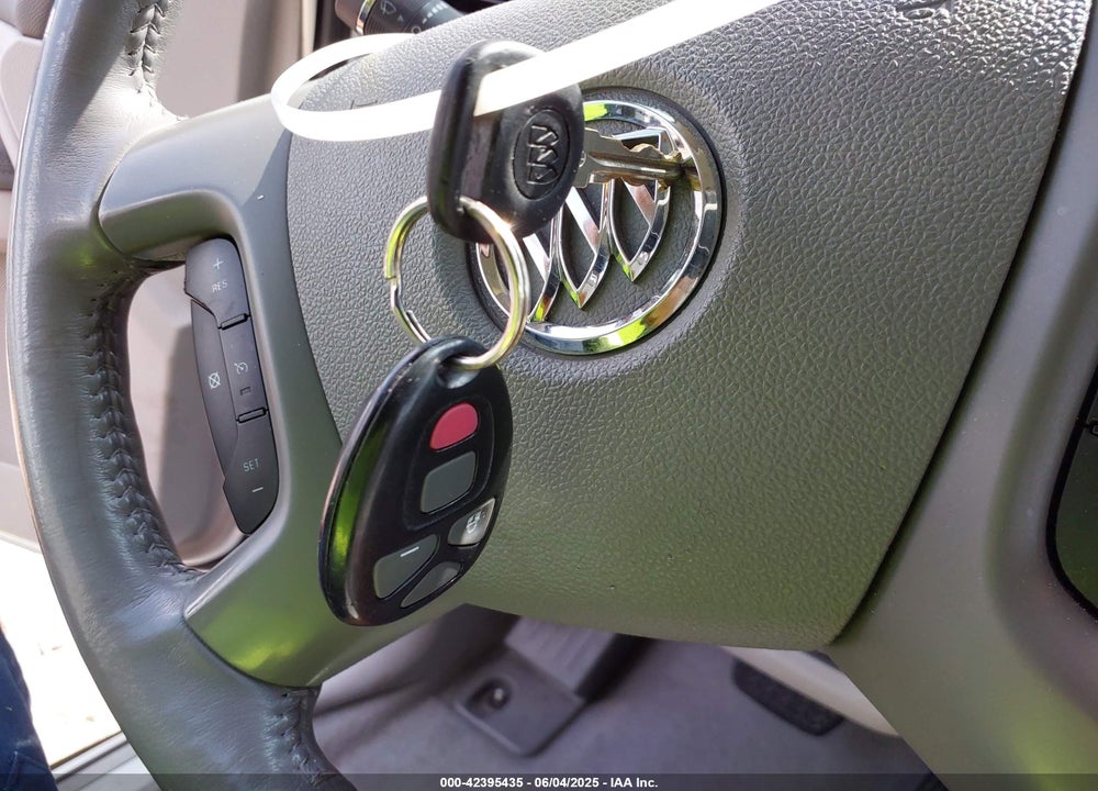 2011 BUICK ENCLAVE 1XL VIN: 5GAKRBED4BJ402141