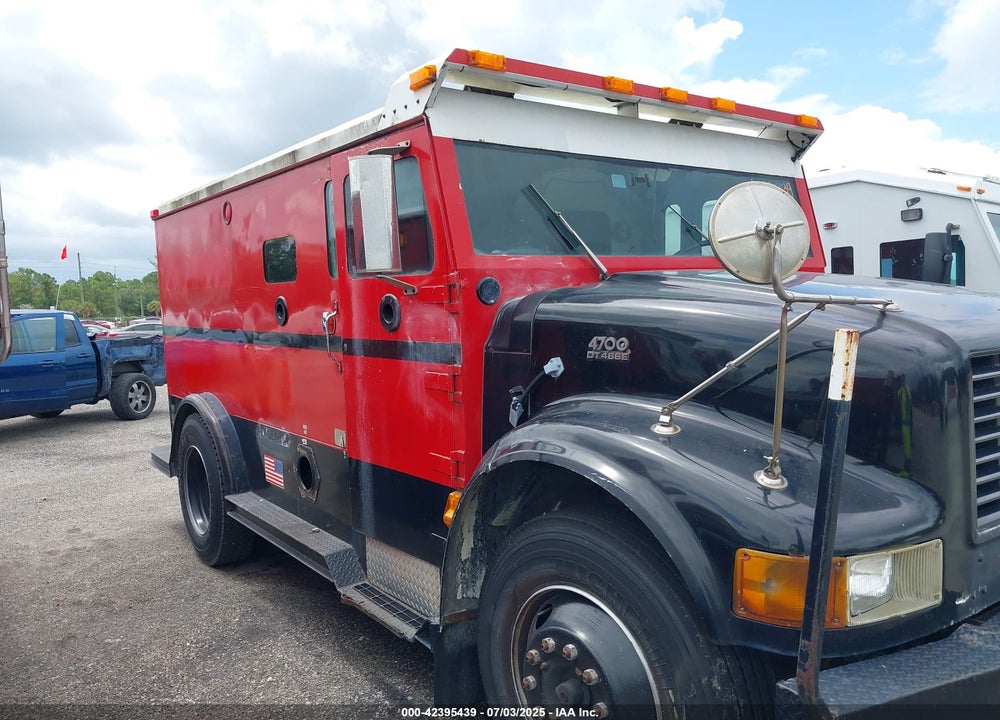 1998 INTERNATIONAL 4000 VIN: 1HTSCAAM7WH570310