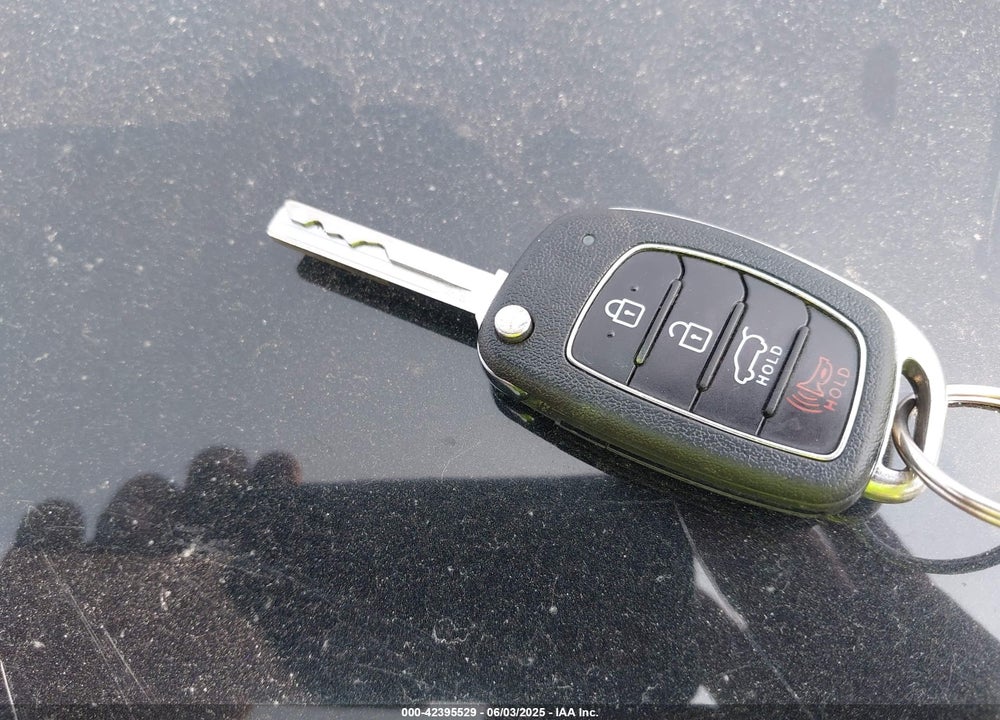 2017 HYUNDAI SANTA FE SE VIN: KM8SMDHF1HU254846