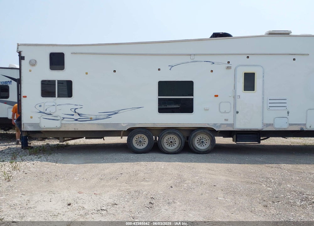 2005 5TH WHEEL OTHER VIN: 1SN300R205A000933