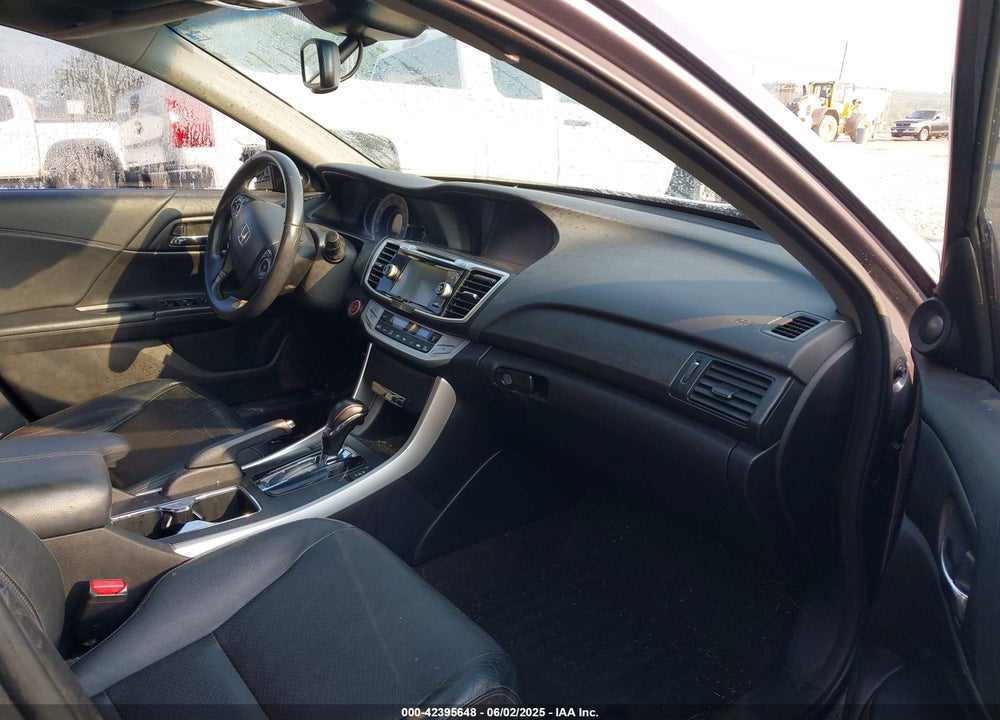 2013 HONDA ACCORD VIN: 1HGCR2F81DA117650