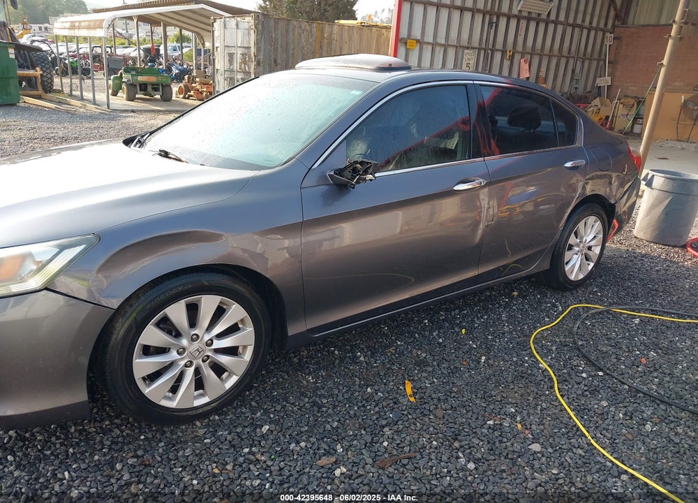 2013 HONDA ACCORD VIN: 1HGCR2F81DA117650