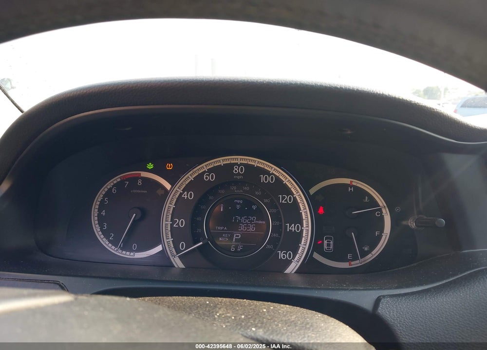 2013 HONDA ACCORD VIN: 1HGCR2F81DA117650