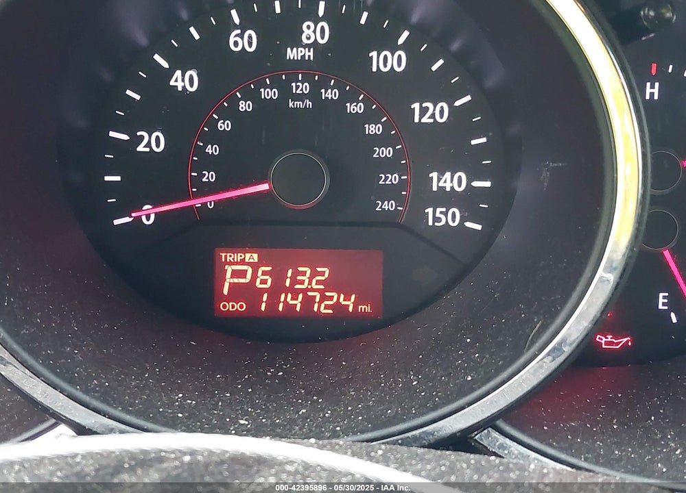 2013 KIA SORENTO LX V6 VIN: 5XYKTDA22DG334215