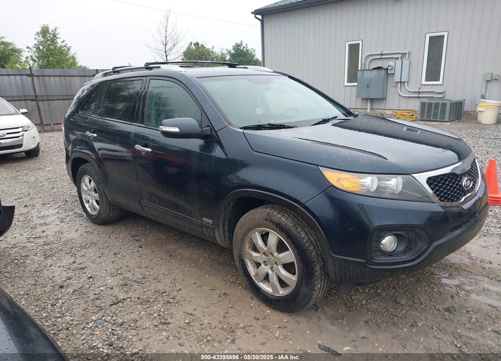 2013 KIA SORENTO LX V6 VIN: 5XYKTDA22DG334215
