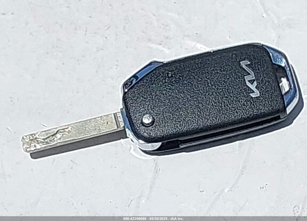 2023 KIA SELTOS LX VIN: KNDEPCAA3P7370676