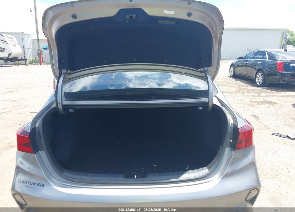 2023 KIA FORTE VIN: 3KPF24AD3PE556768