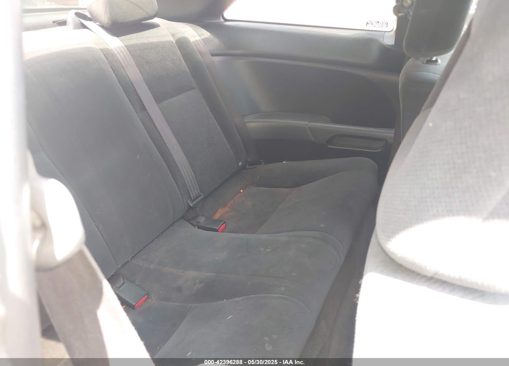 2004 HONDA CIVIC LX VIN: 1HGEM22594L010451