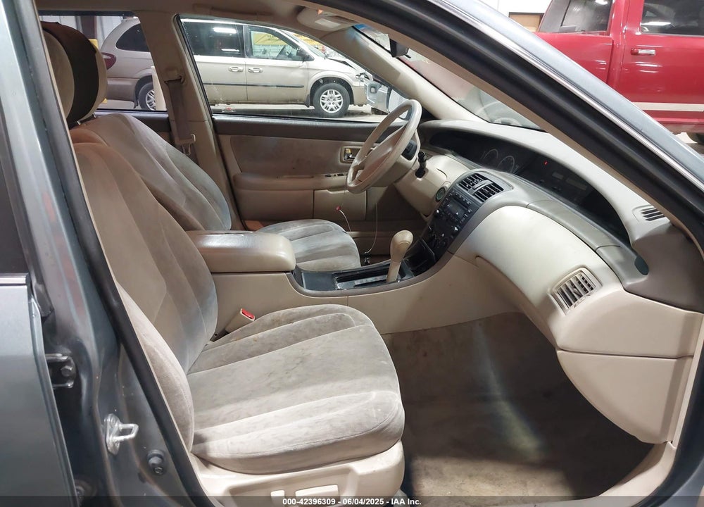2000 TOYOTA AVALON XL VIN: 4T1BF28B4YU067175