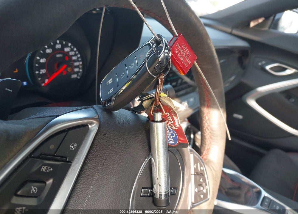 2018 CHEVROLET CAMARO VIN: 1G1FK1R65J0128309