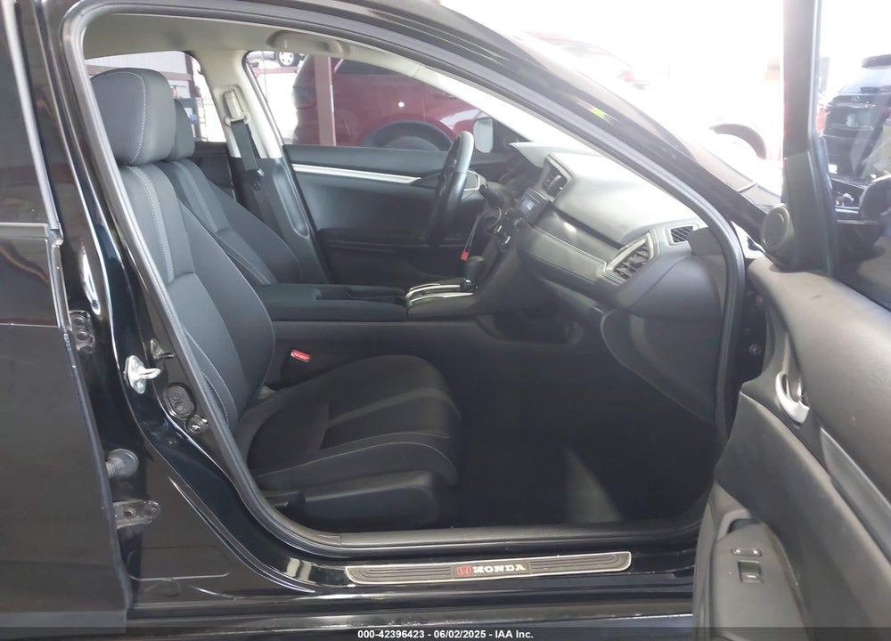 2019 HONDA CIVIC VIN: 19XFC2F67KE200683