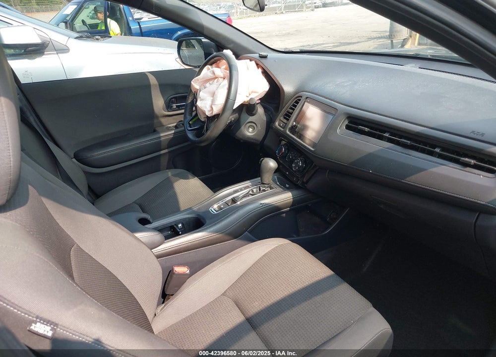 2021 HONDA HR-V VIN: 3CZRU5H10MM700586
