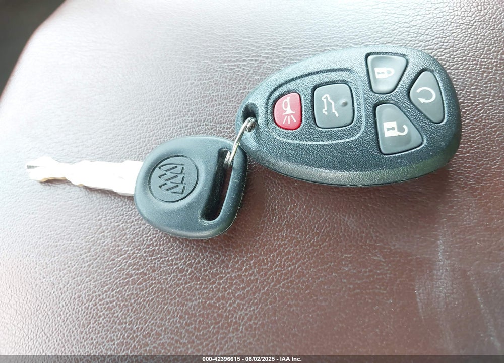 2013 BUICK ENCLAVE VIN: 5GAKRDKD2DJ137030