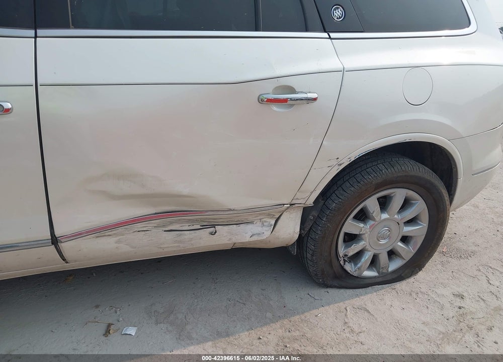 2013 BUICK ENCLAVE VIN: 5GAKRDKD2DJ137030